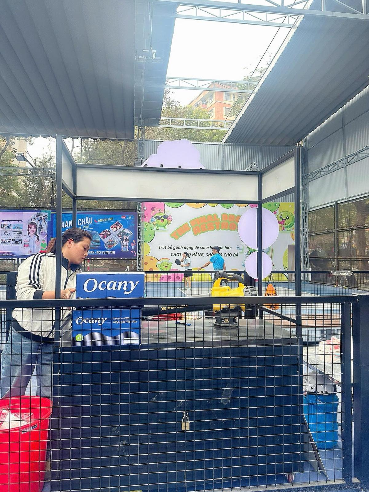 Sân pickleball Cafe Trắng
