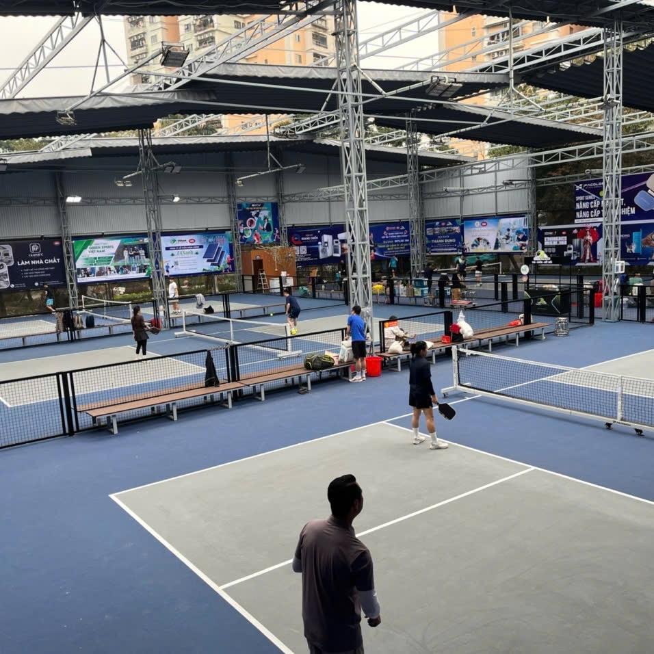 Sân pickleball Cafe Trắng