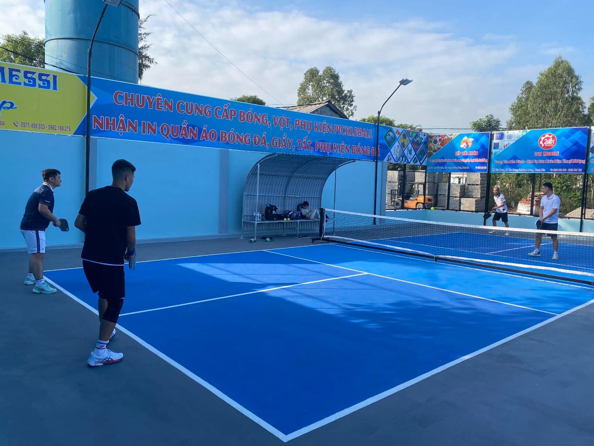 Sân Pickleball & Bóng Đá Vượng Messi Sân Pickleball & Bóng Đá Vượng Messi