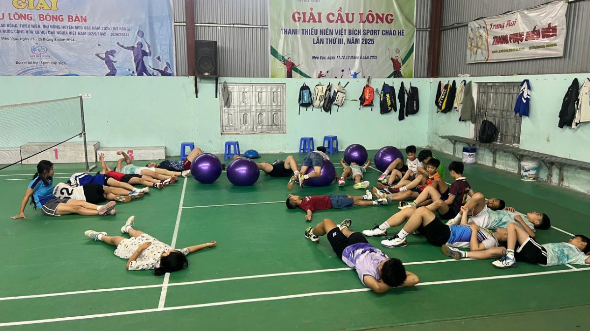 Sân Cầu Việt Bích Mèo Vạc Sân Cầu Việt Bích Mèo Vạc