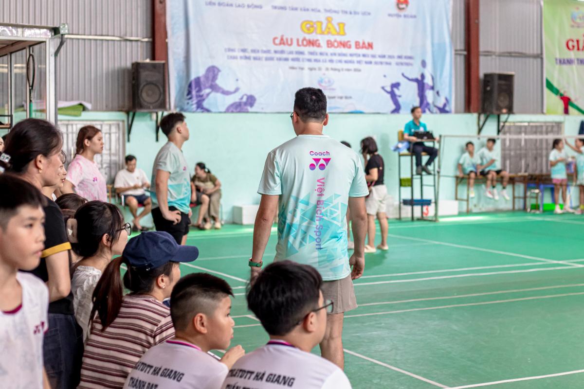 Sân Cầu Việt Bích Mèo Vạc 9