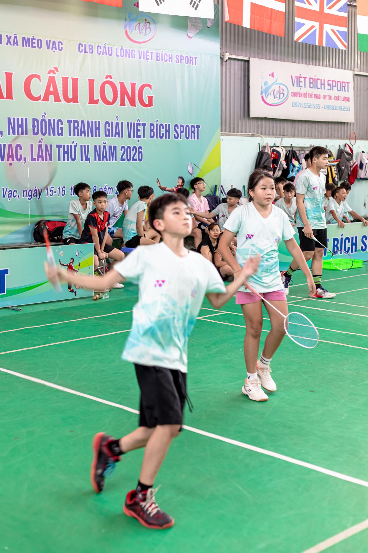 Sân Cầu Việt Bích Mèo Vạc 8
