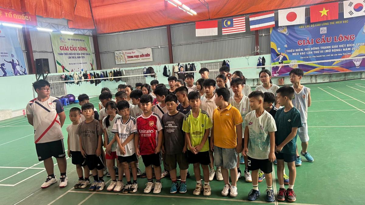 Sân Cầu Việt Bích Mèo Vạc Sân Cầu Việt Bích Mèo Vạc