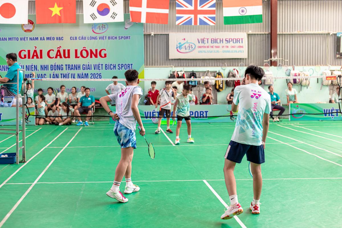 Sân Cầu Việt Bích Mèo Vạc 6