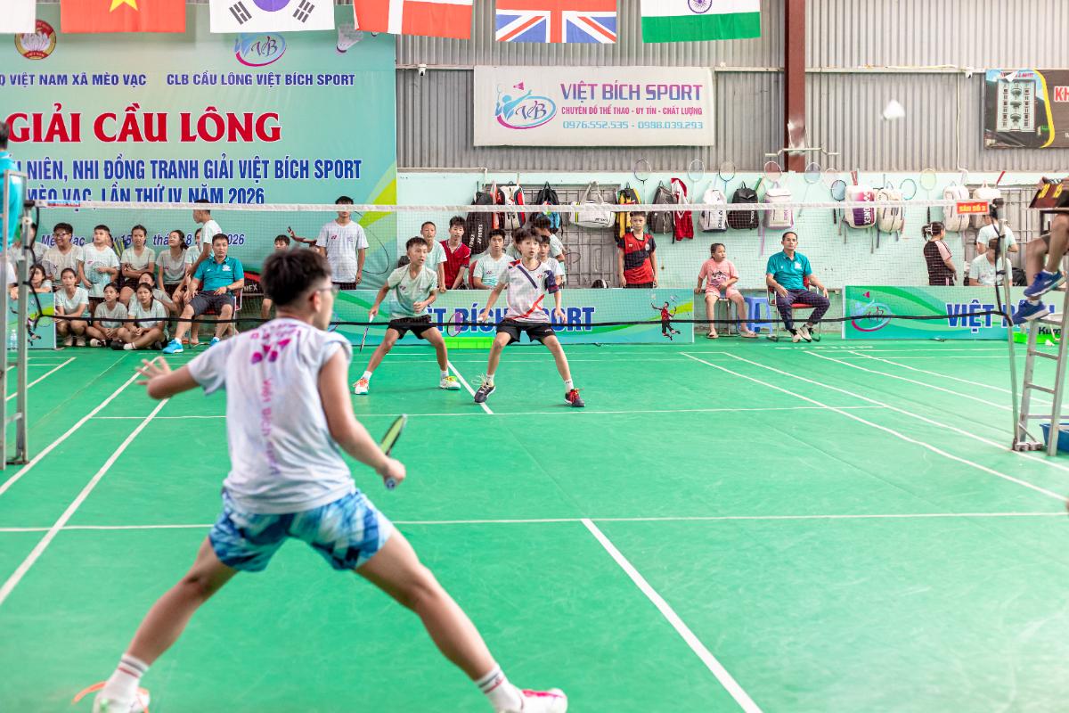 Sân Cầu Việt Bích Mèo Vạc 5