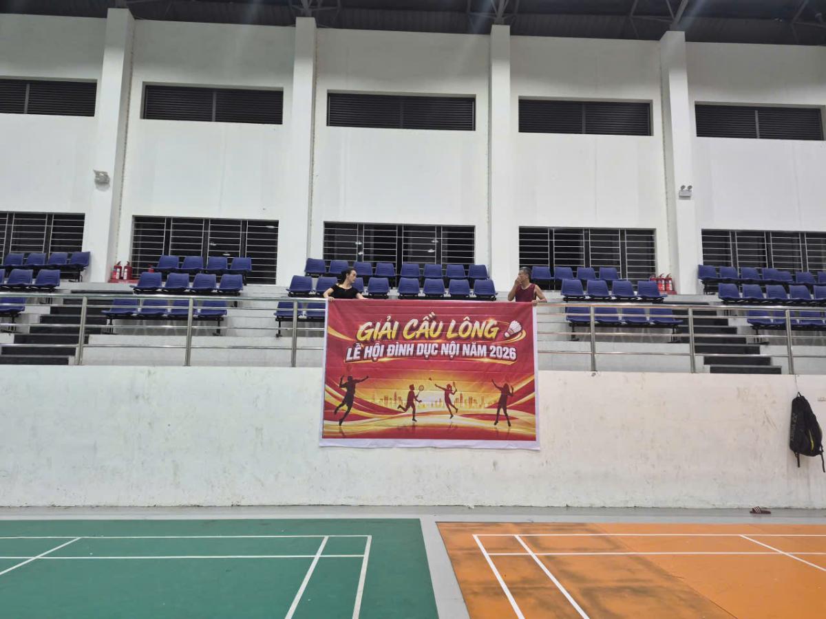 Nhà thi đấu THCS Việt Hùng 3