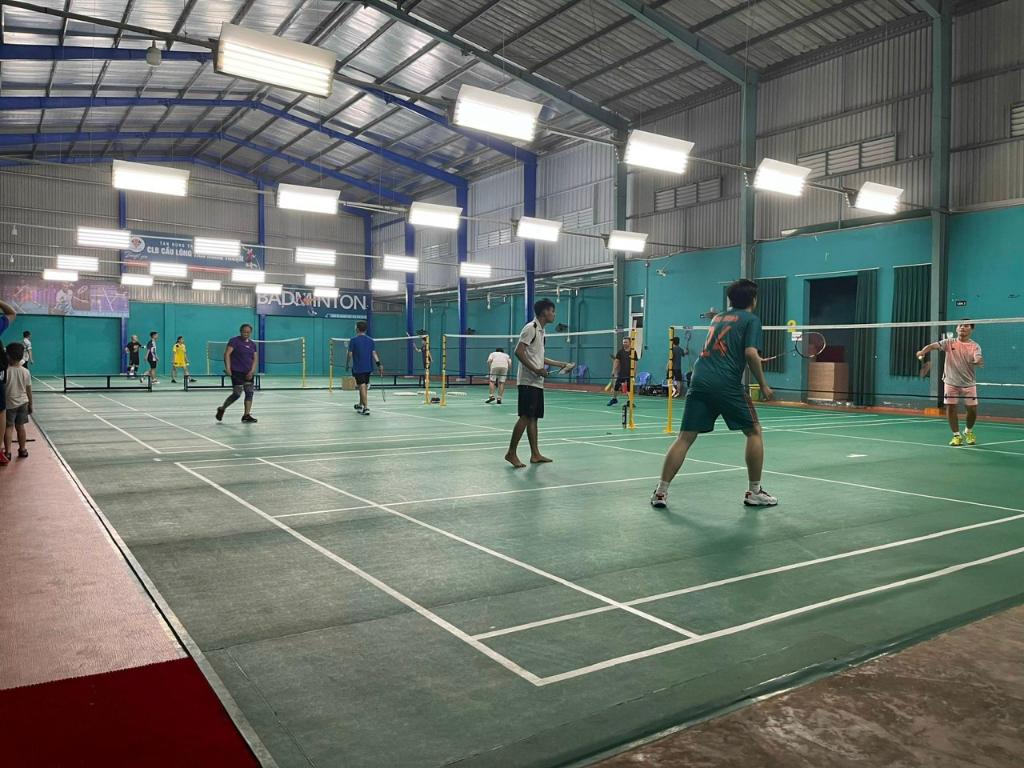 Sân cầu lông Tân Hưng Thuận
