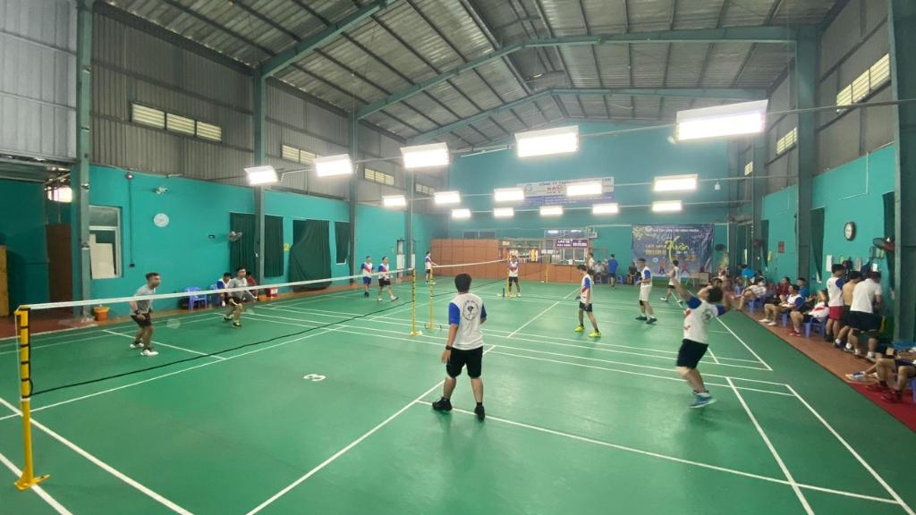 Sân cầu lông Tân Hưng Thuận