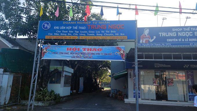 Sân Cầu Lông Trung Ngọc