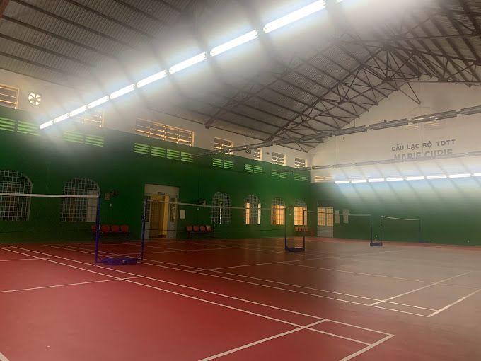 Sân Cầu Lông Marie Curie Badminton Court