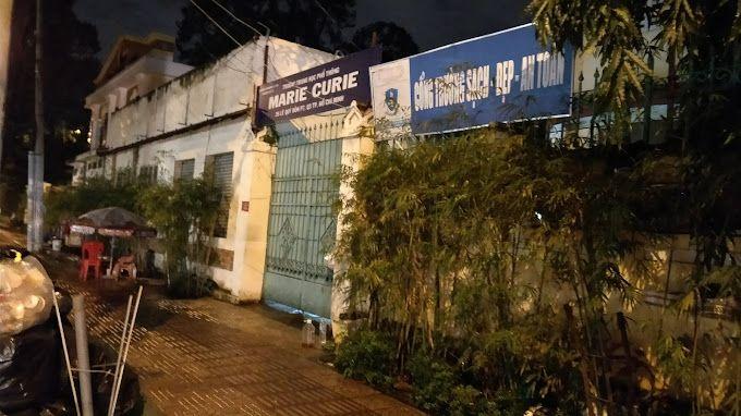 Sân Cầu Lông Marie Curie Badminton Court