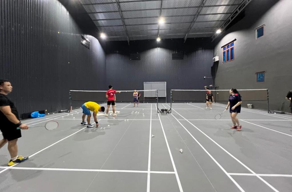 Sân Cầu Lông Đĩnh Lê