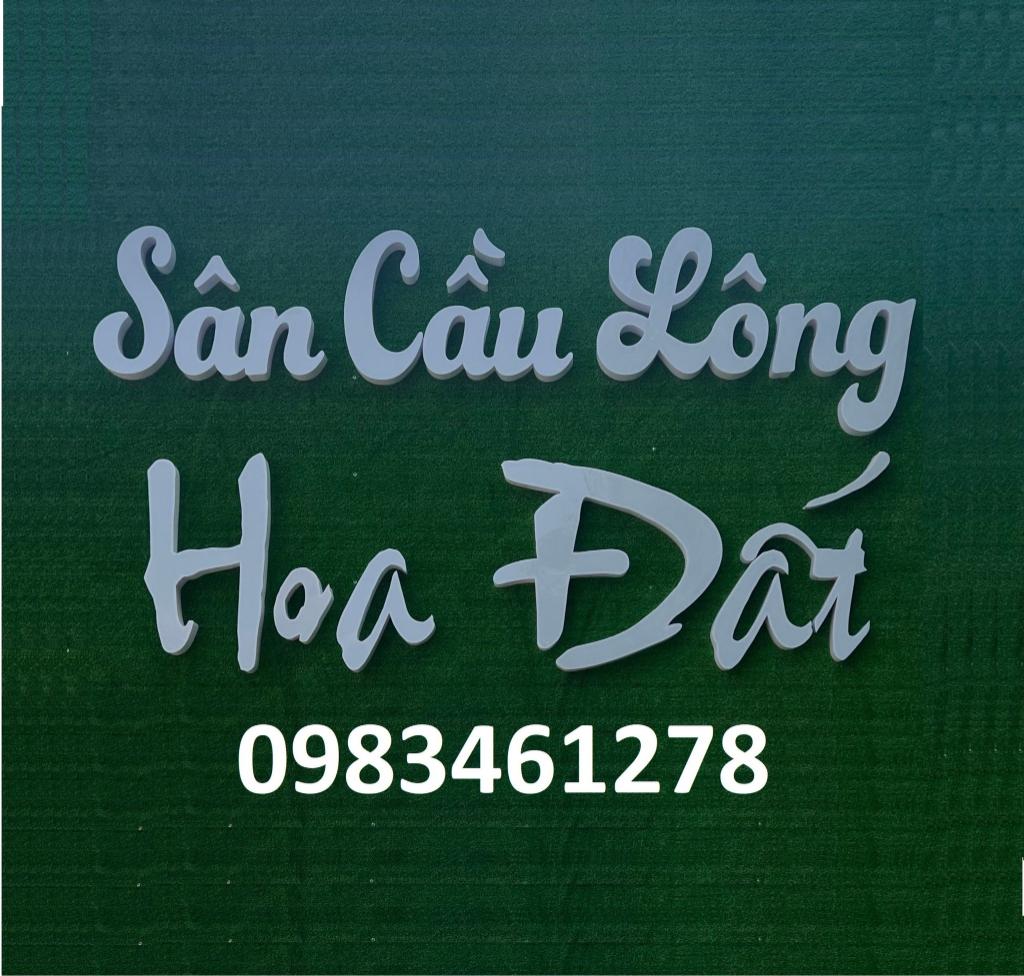 Sân Cầu Lông Hoa Đất