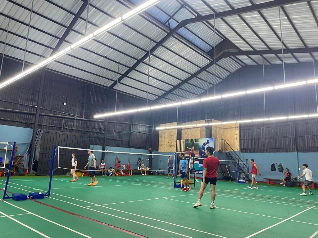 Sân Sầu Lông Hùng Hải