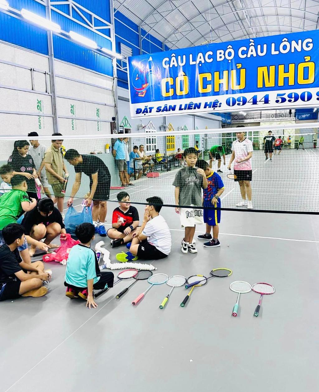 Sân Cầu Lông Cô Chủ Nhỏ