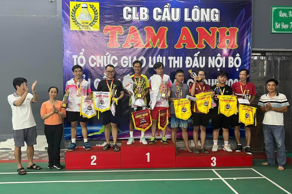 Sân Cầu Lông Tam Anh