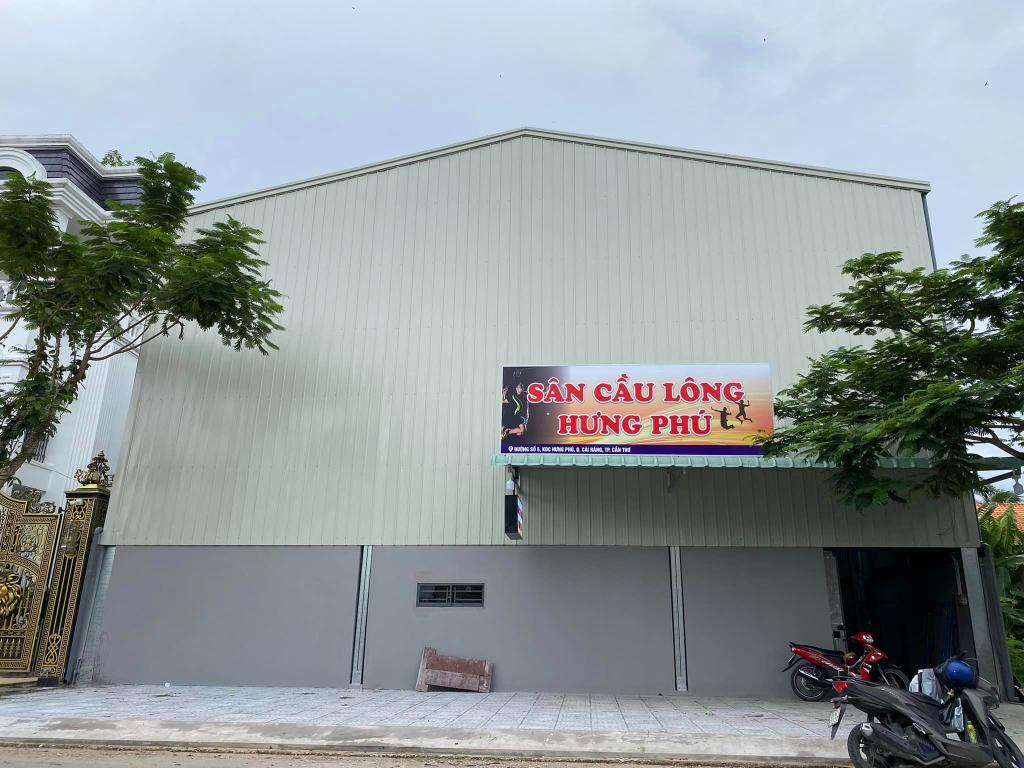 Sân Cầu Lông Hưng Phú