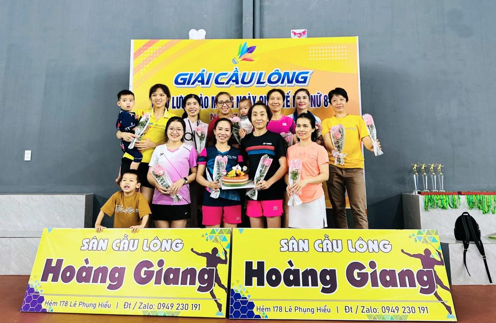 Sân Cầu Lông Hoàng Giang 