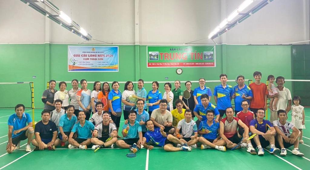 Sân Cầu Lông Trung Tín