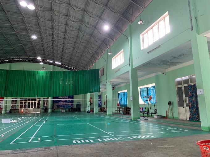 Sân Cầu Lông Trường CĐ Lương Thực - Thực Phẩm