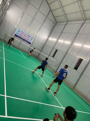 Sân Cầu Lông Tự Trang