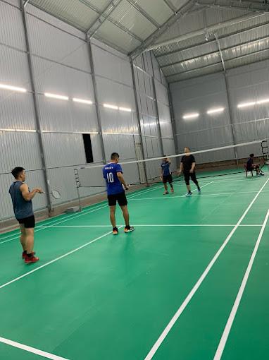 Sân Cầu Lông Tự Trang