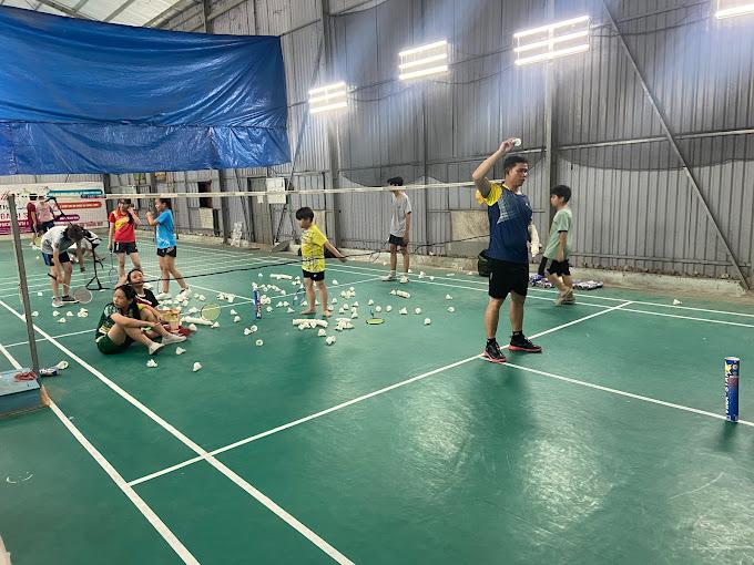 Sân Cầu Lông Đá Ba Chồng