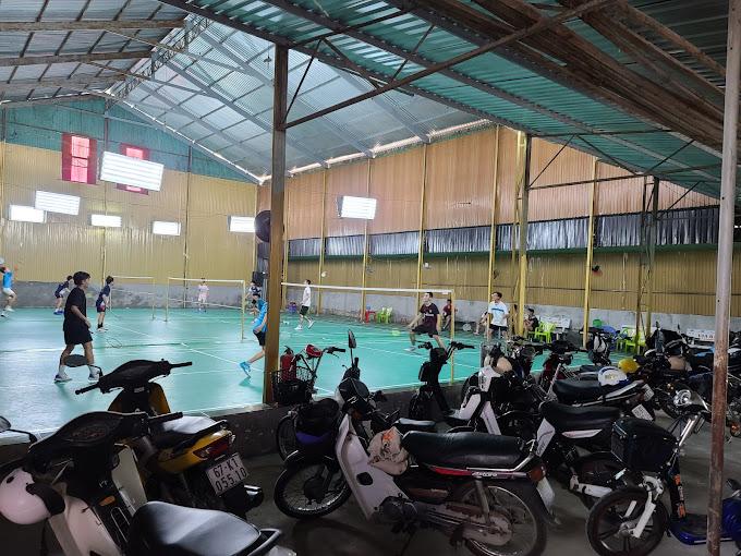 Sân cầu lông Quốc Việt