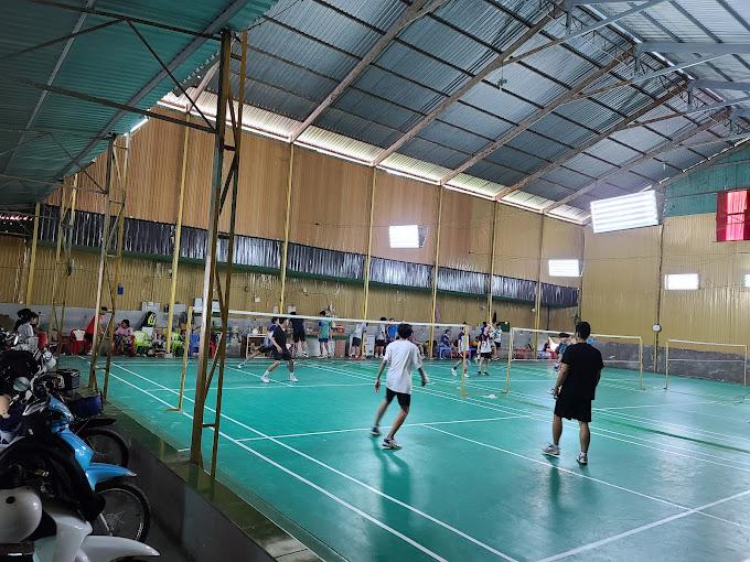 Sân cầu lông Quốc Việt
