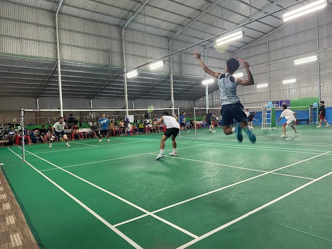 Sân Cầu Lông Hồng Nghị