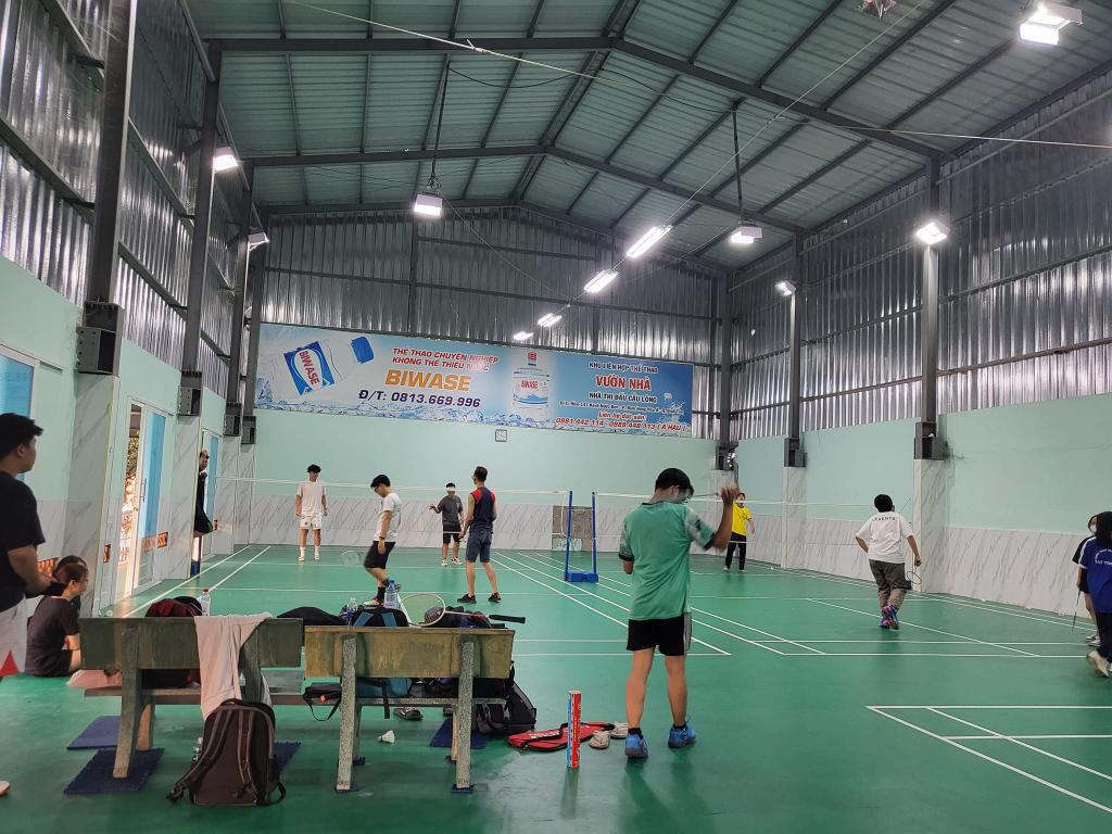 Sân Cầu Lông Vườn Nhà