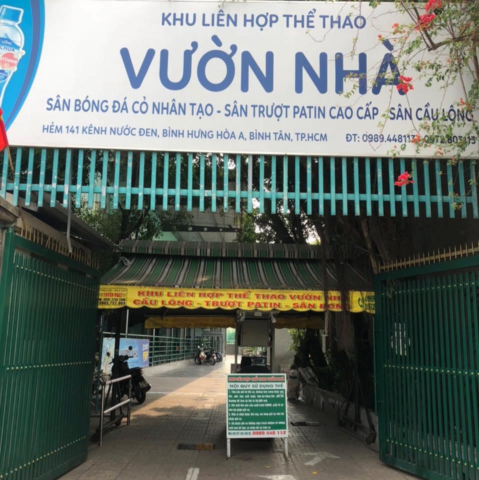 Sân Cầu Lông Vườn Nhà