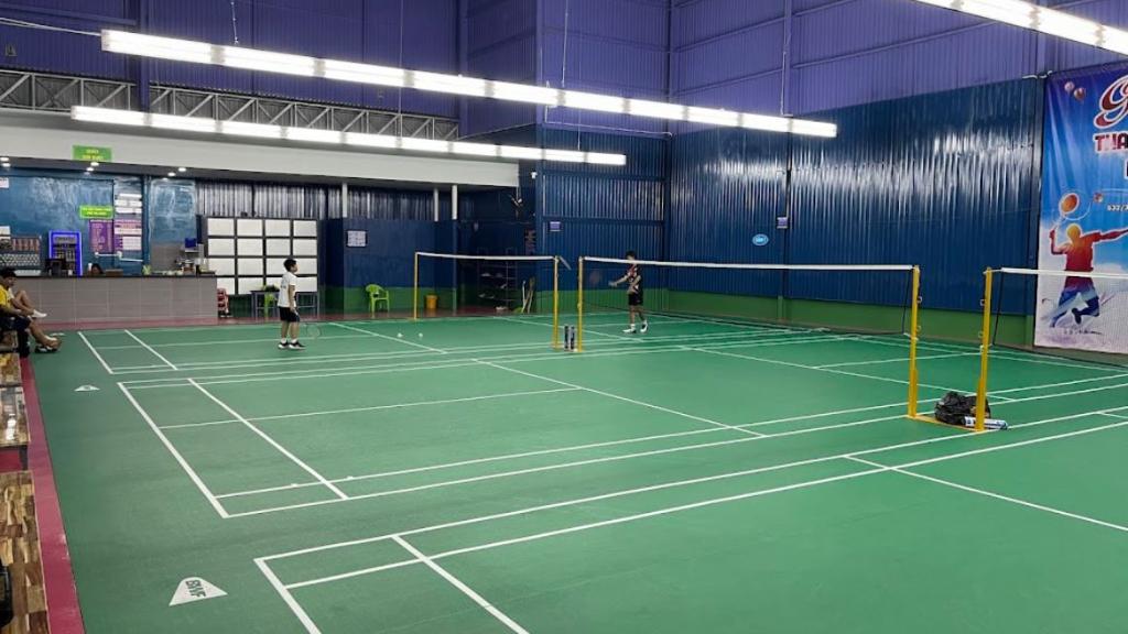 Sân Cầu Lông Hưng Phú 4