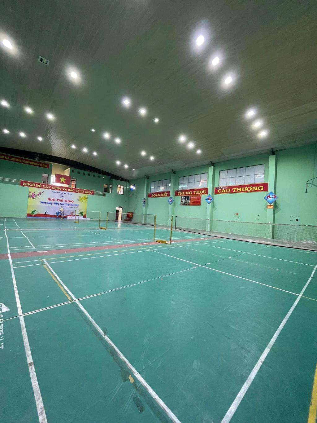 Sân Cầu Lông Trung Tâm TT Hoành Bồ