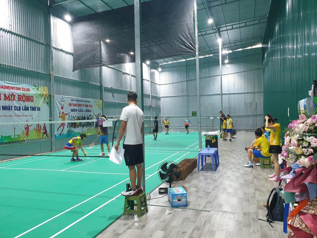 Sân Cầu Lông Minh Toàn - 214 Nguyễn Xiển