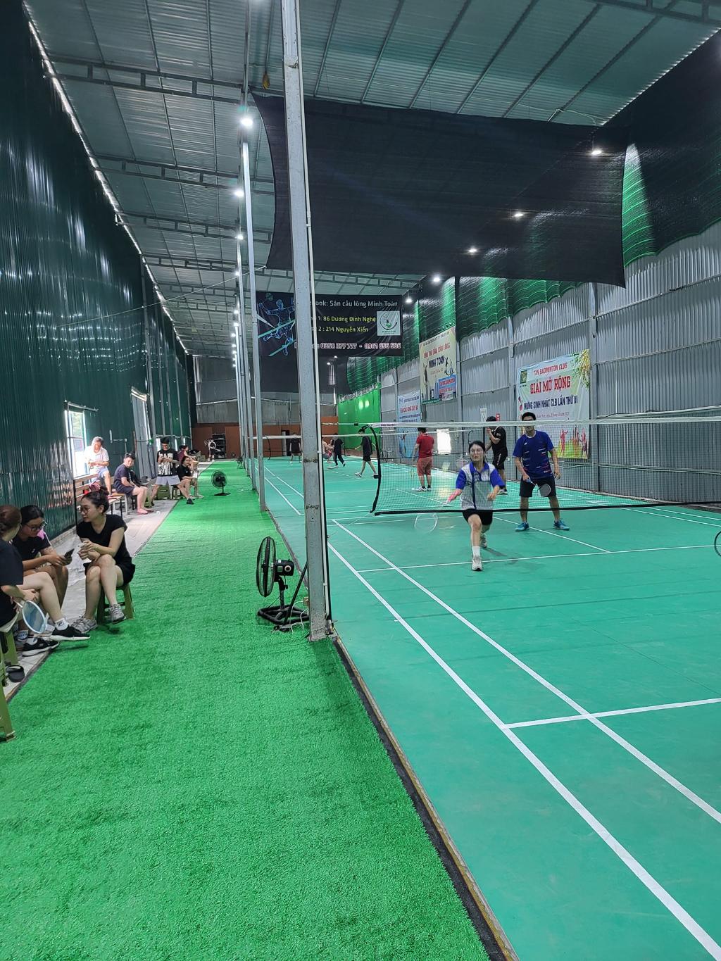 Sân Cầu Lông Minh Toàn - 214 Nguyễn Xiển