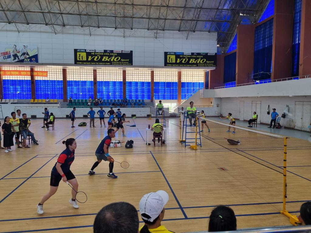 Sân Cầu Lông Trường CĐGT Huế