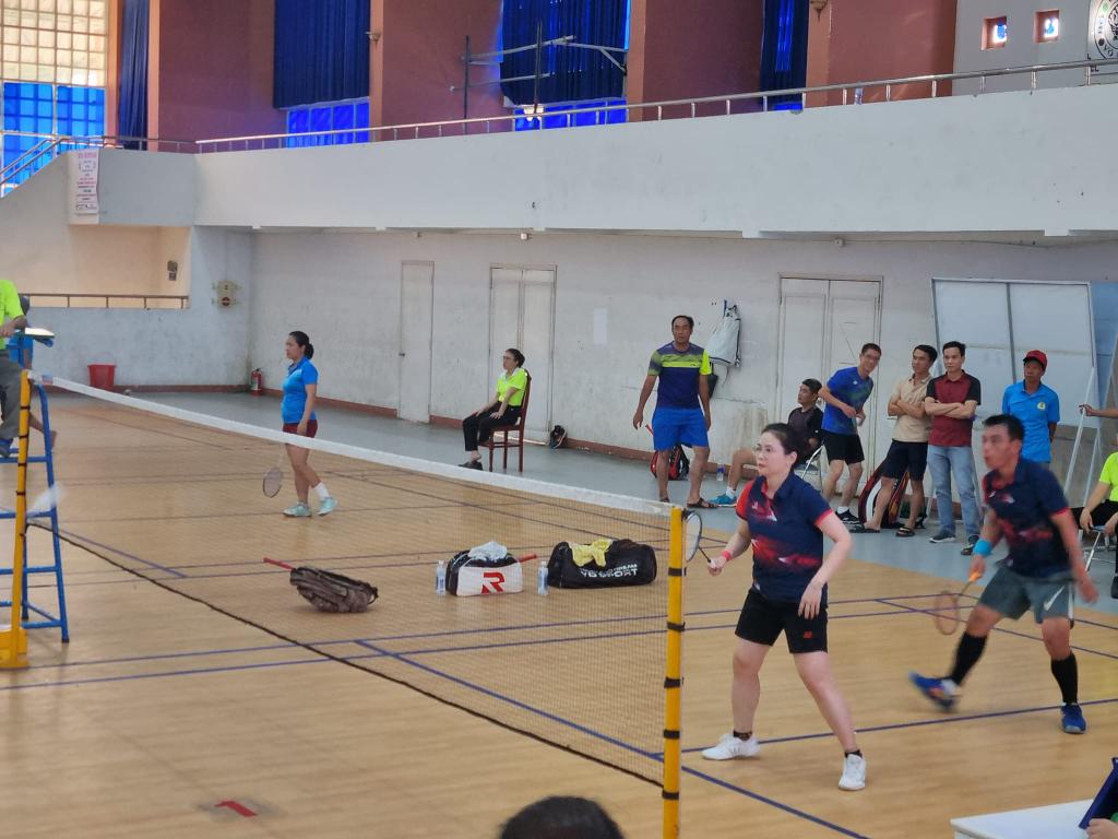 Sân Cầu Lông Trường CĐGT Huế