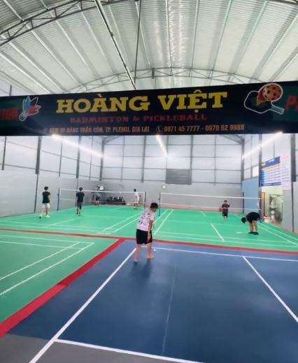 Sân Cầu Lông Hoàng Việt