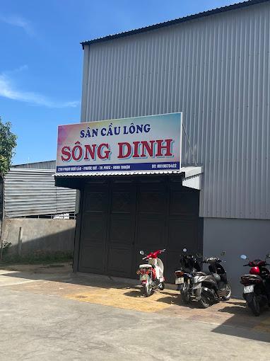 Sân Cầu Lông Sông Dinh