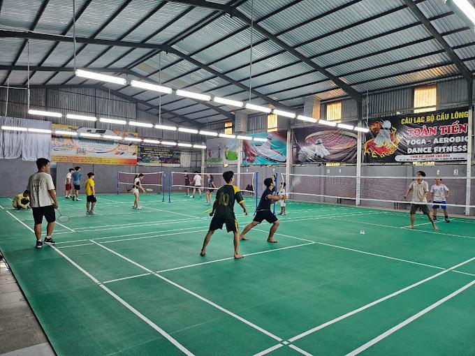 Sân Cầu Lông Toàn Tiến 1