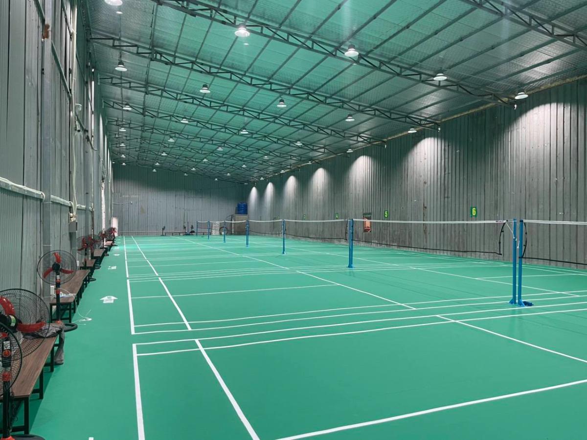 Sân Cầu Lông Còi Badminton