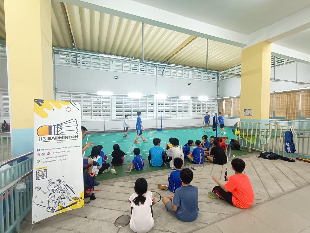 Sân cầu lông Nhà thiếu nhi Quận 3