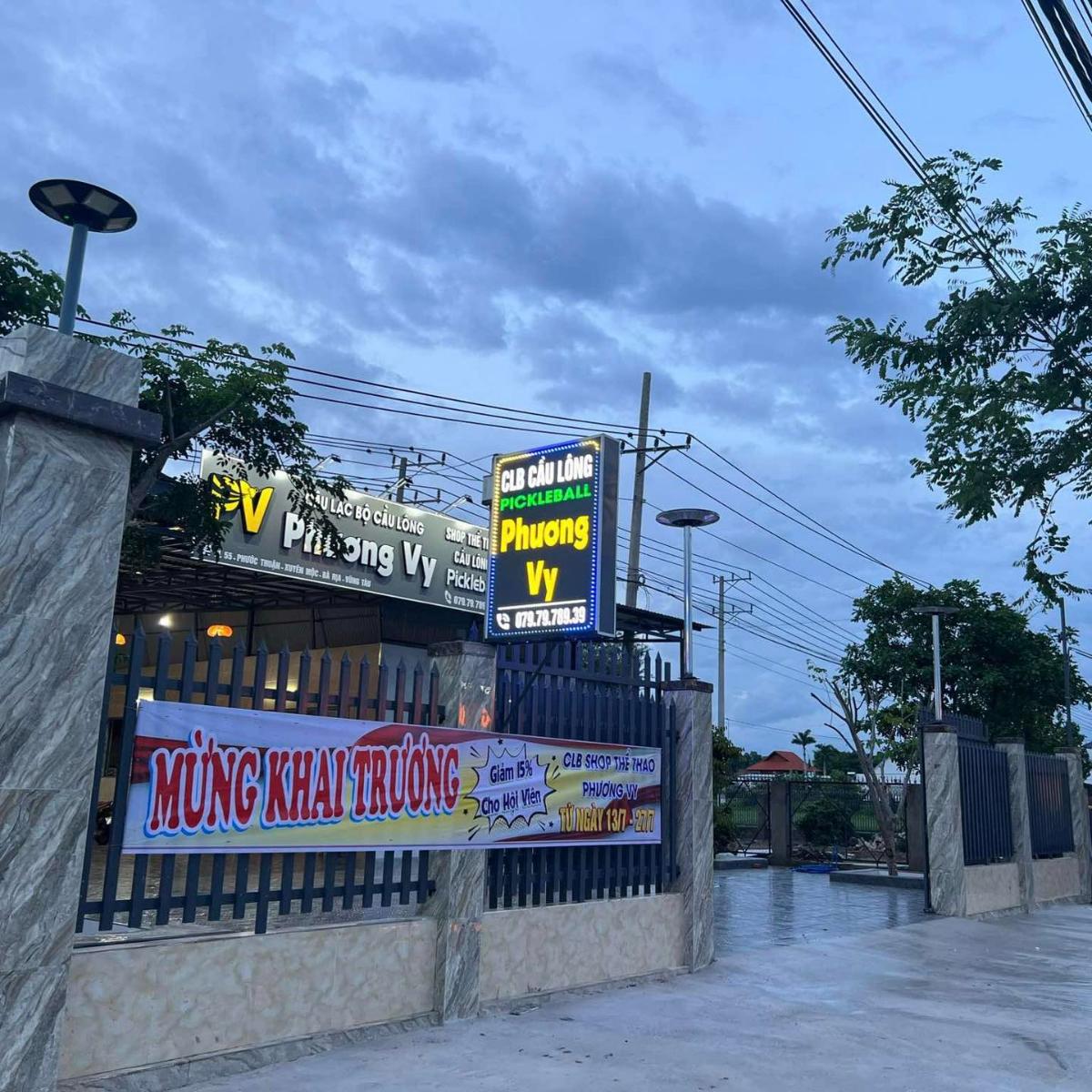 Sân Cầu Lông Phương Vy