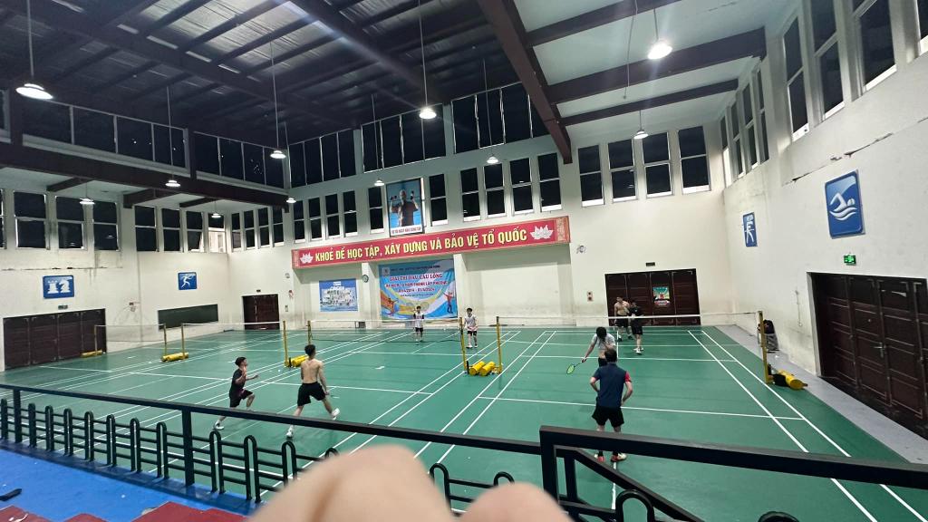Sân Cầu Lông trường TH Xuân Phương