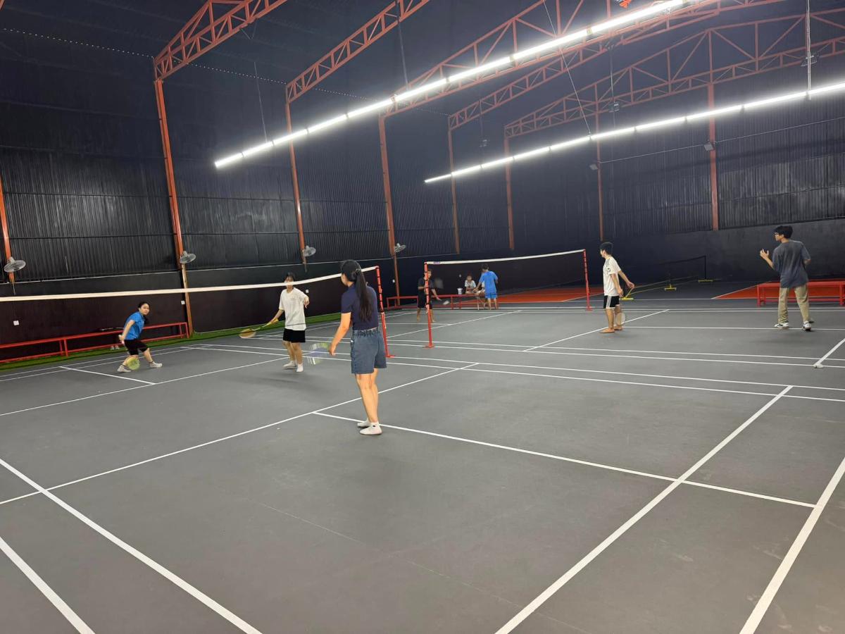 Sân Pickleball và Cầu Lông Phan Gia