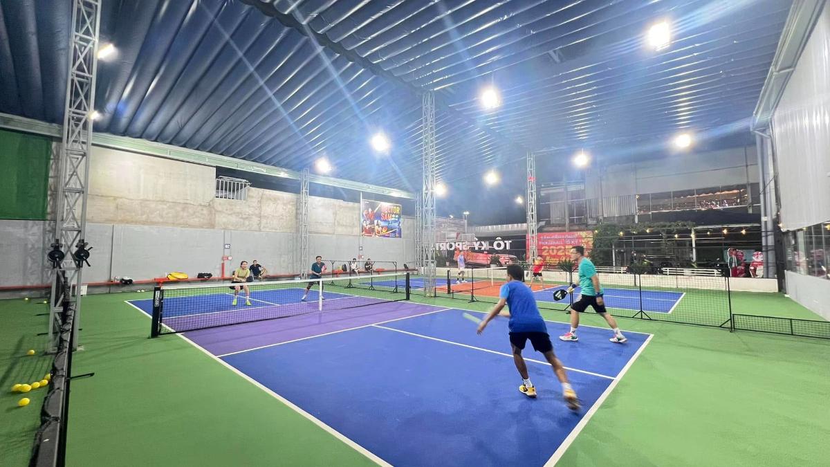 Sân Pickleball và Cầu Lông Tô Ký